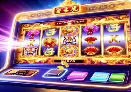 Bàn chơi esports sôi động đầy kịch tính